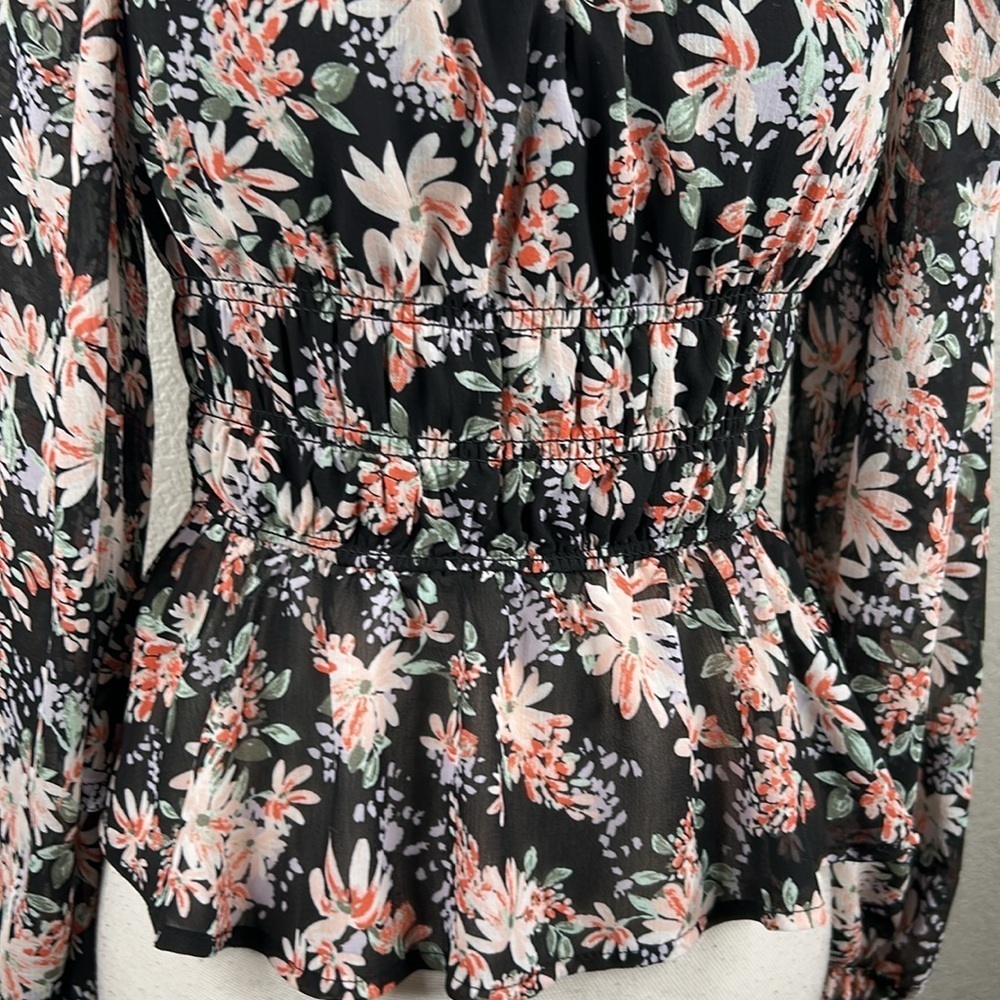 Miami Black Floral Boho Romantic Bell Sleeve Flowy Summer Top Size Small - Picture 2 of 7